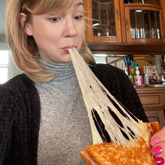 Meet your Posher, Emily - Picture 2 of 4